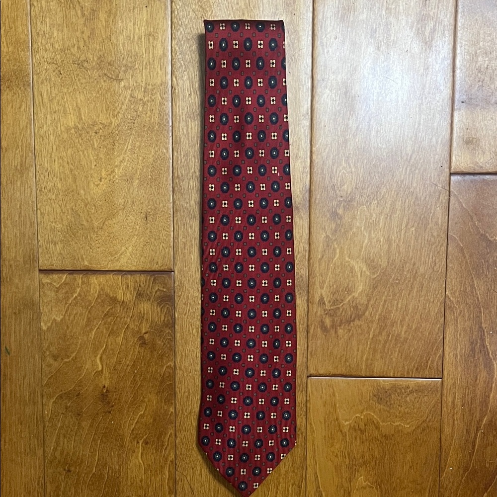 Barneys New York 100% Silk Red Geometric Men's Tie Handmade in Italy